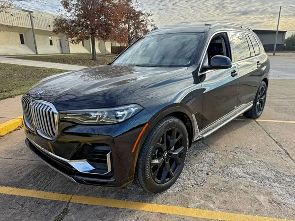 5UXCW2C56KL085277 2019 BMW X7 - Image 2
