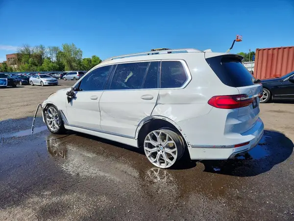 5UXCW2C56KL086896 2019 BMW X7 - Image 2