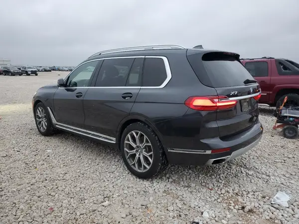 5UXCW2C56KL086946 2019 BMW X7 - Image 2