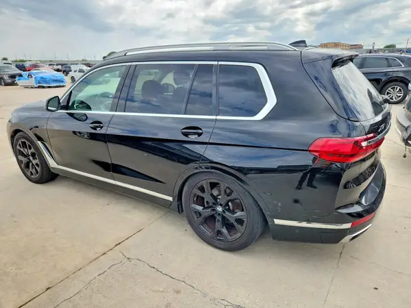 5UXCW2C56KL088390 2019 BMW X7 - Image 2