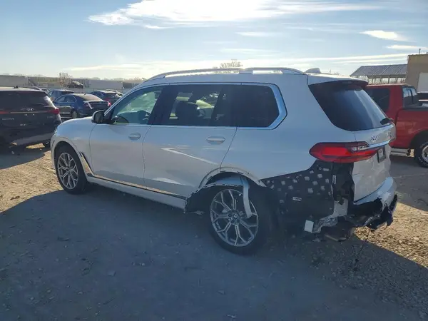 5UXCW2C56KL088860 2019 BMW X7 - Image 2
