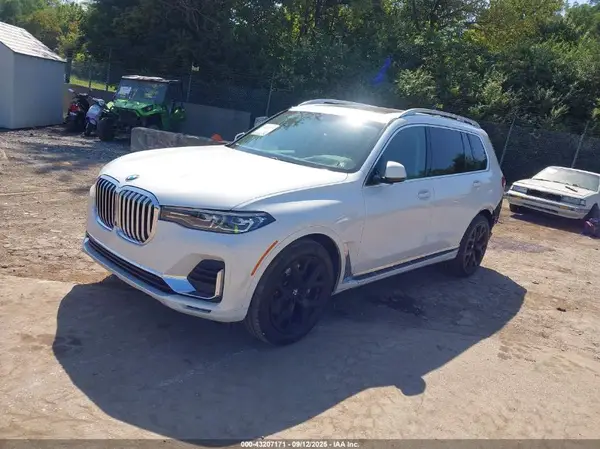 5UXCW2C56KL089166 2019 BMW X7 - Image 2