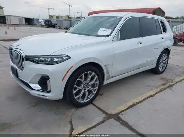 5UXCW2C57KL085787 2019 BMW X7 - Image 2