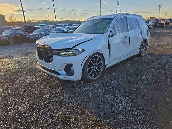 5UXCW2C57KL086101 2019 BMW X7 - Image 1