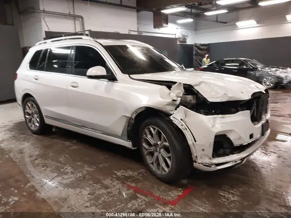 5UXCW2C57KL089659 2019 BMW X7 - Image 1
