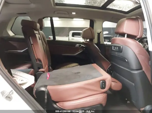 5UXCW2C57KL089659 2019 BMW X7 - Image 8