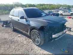 5UXCW2C57KLB43626 2019 BMW X7