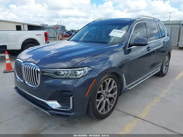 5UXCW2C57KLB43867 2019 BMW X7 - Image 2