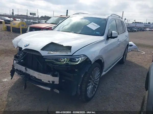 5UXCW2C58KL082400 2019 BMW X7 - Image 2