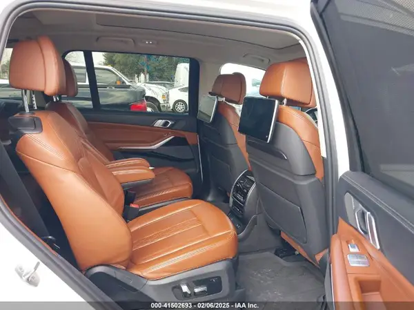 5UXCW2C58KL082400 2019 BMW X7 - Image 8
