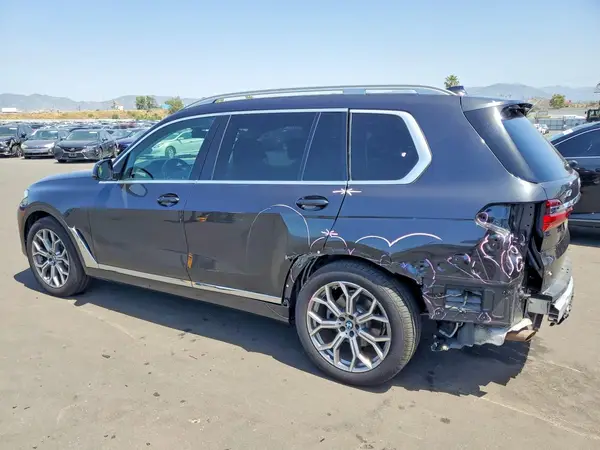 5UXCW2C58KL083840 2019 BMW X7 - Image 2