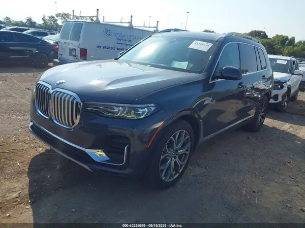 5UXCW2C58KL084163 2019 BMW X7 - Image 2