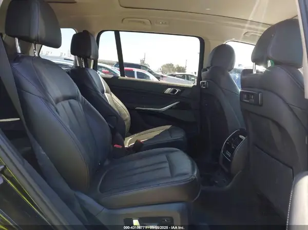 5UXCW2C58KL088942 2019 BMW X7 - Image 8