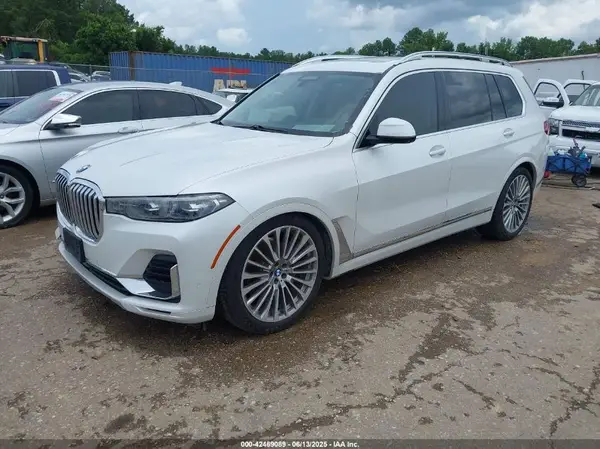 5UXCW2C59KL081613 2019 BMW X7 - Image 2