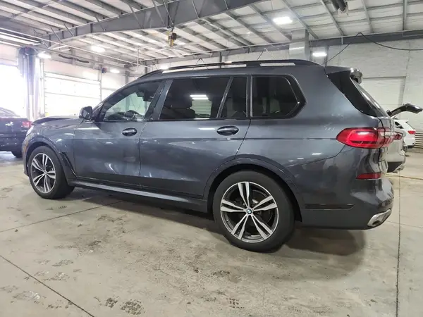 5UXCW2C59KL082339 2019 BMW X7 - Image 2