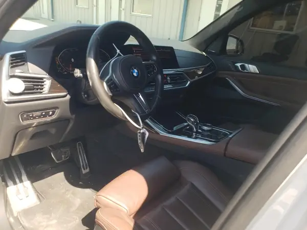 5UXCW2C59KL083913 2019 BMW X7 - Image 8