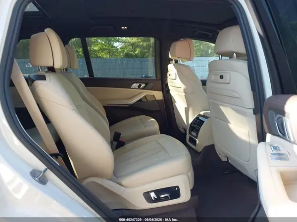 5UXCW2C59KL089940 2019 BMW X7 - Image 8