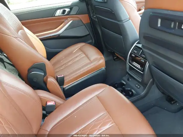 5UXCW2C5XKL084486 2019 BMW X7 - Image 8