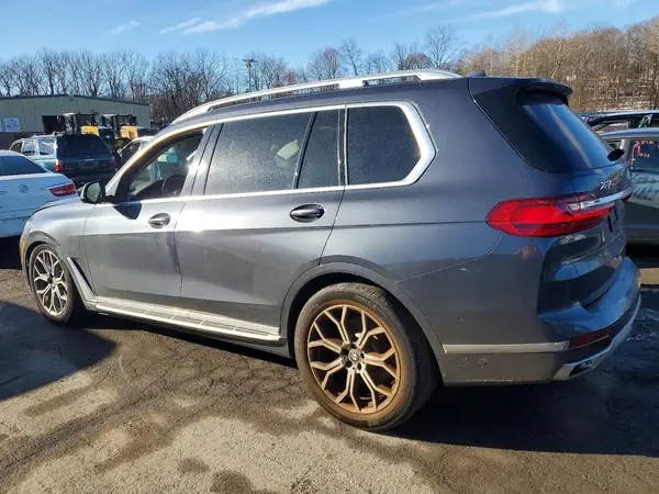 5UXCW2C5XKL088831 2019 BMW X7 - Image 2