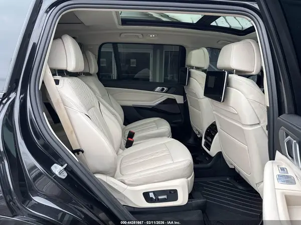 5UXCX4C51KLS37099 2019 BMW X7 - Image 8