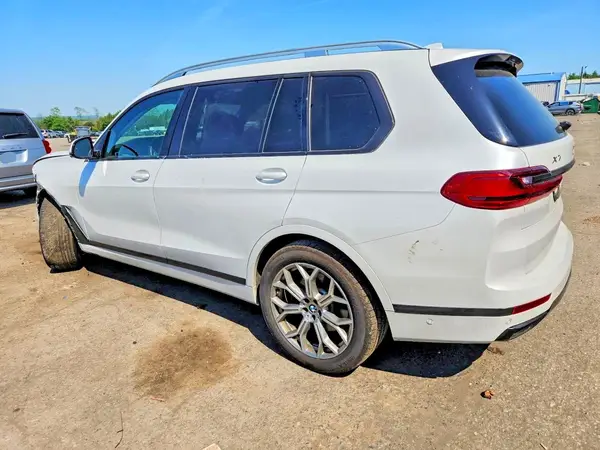 5UXCX4C51KLS38107 2019 BMW X7 - Image 2