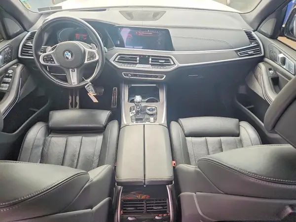 5UXCX4C51KLS38639 2019 BMW X7 - Image 8