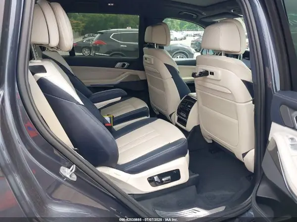 5UXCX4C52KLB39783 2019 BMW X7 - Image 8