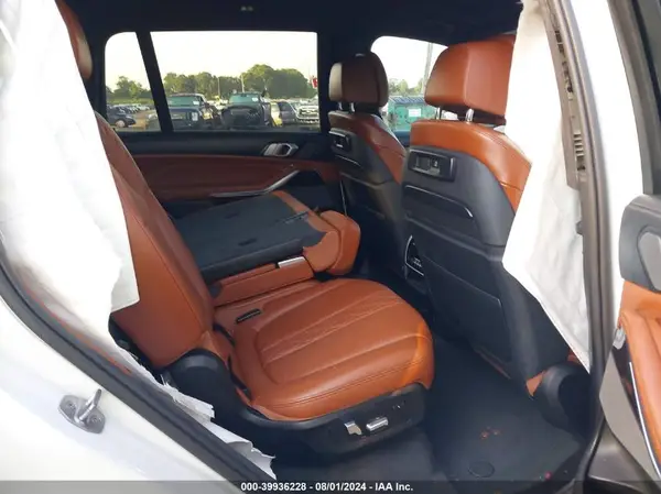 5UXCX4C53KLB40280 2019 BMW X7 - Image 8