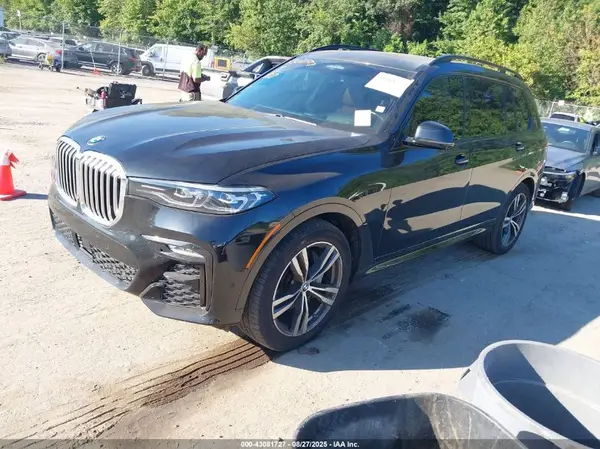 5UXCX4C53KLS37296 2019 BMW X7 - Image 2