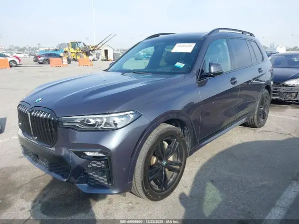 5UXCX4C53KLS38254 2019 BMW X7 - Image 2