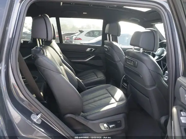 5UXCX4C53KLS38254 2019 BMW X7 - Image 8