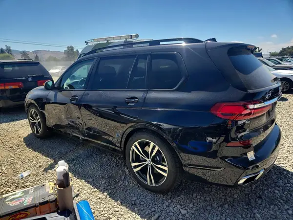 5UXCX4C54KLS35752 2019 BMW X7 - Image 2