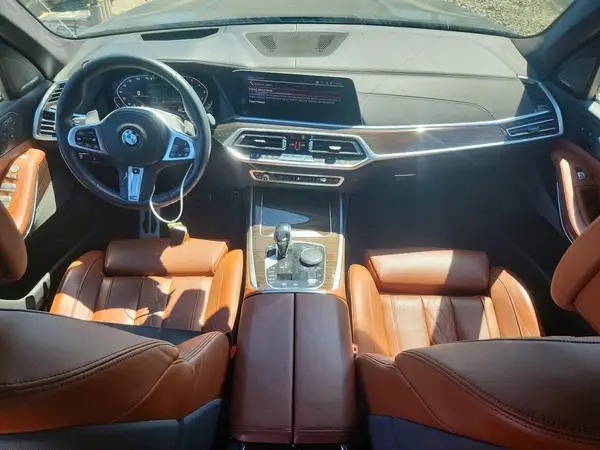 5UXCX4C54KLS35752 2019 BMW X7 - Image 8