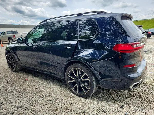 5UXCX4C54KLS38165 2019 BMW X7 - Image 2