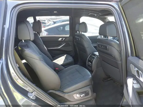 5UXCX4C54KLS39042 2019 BMW X7 - Image 8
