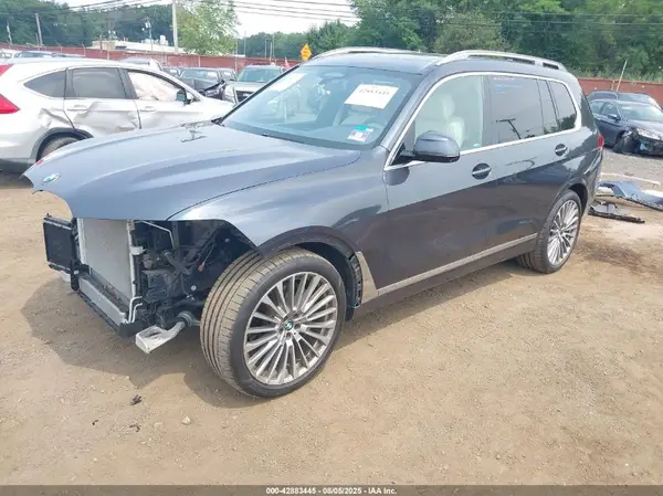5UXCX4C55KLB39910 2019 BMW X7 - Image 2