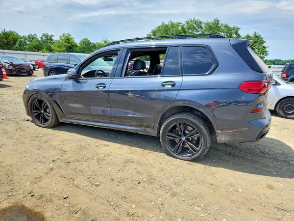5UXCX4C55KLS36389 2019 BMW X7 - Image 2