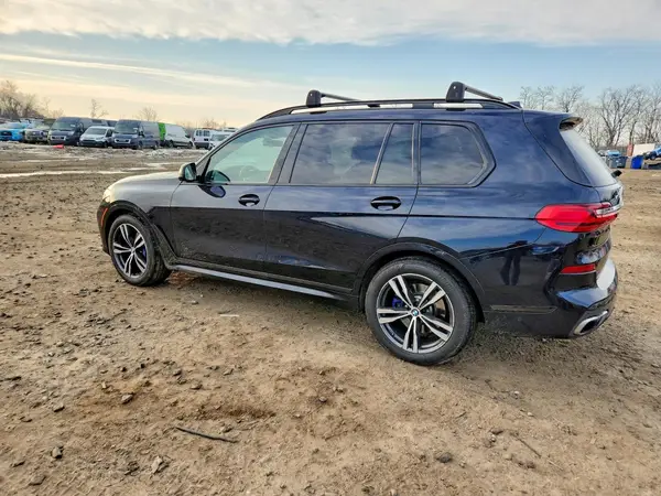 5UXCX4C55KLS37056 2019 BMW X7 - Image 2
