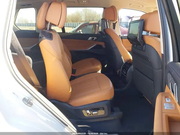 5UXCX4C55KLS38062 2019 BMW X7 - Image 8
