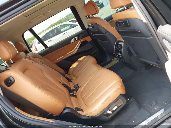 5UXCX4C55KLS38109 2019 BMW X7 - Image 8