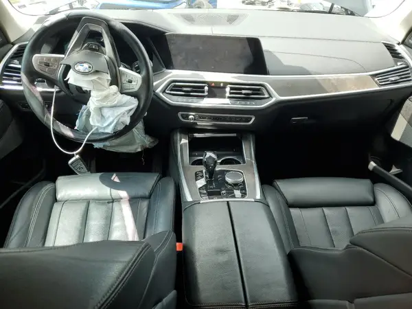 5UXCX4C55KLS38305 2019 BMW X7 - Image 8