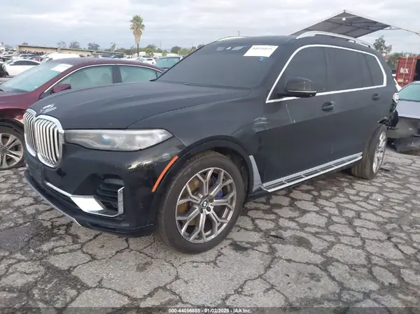 5UXCX4C55KLS38997 2019 BMW X7 - Image 2