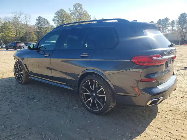 5UXCX4C55KLS39289 2019 BMW X7 - Image 2