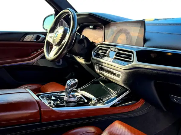 5UXCX4C56KLS36627 2019 BMW X7 - Image 8
