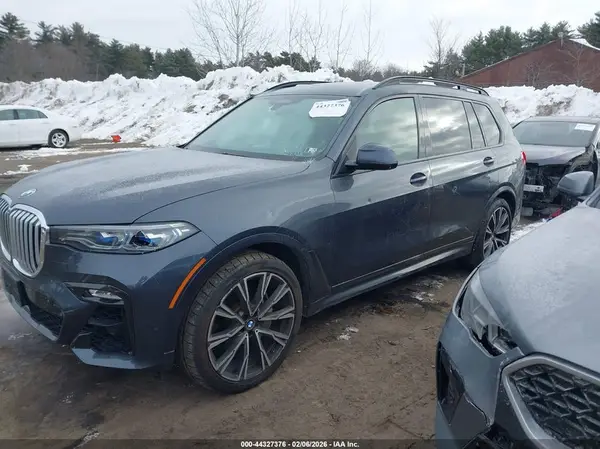 5UXCX4C57KLS36121 2019 BMW X7 - Image 2