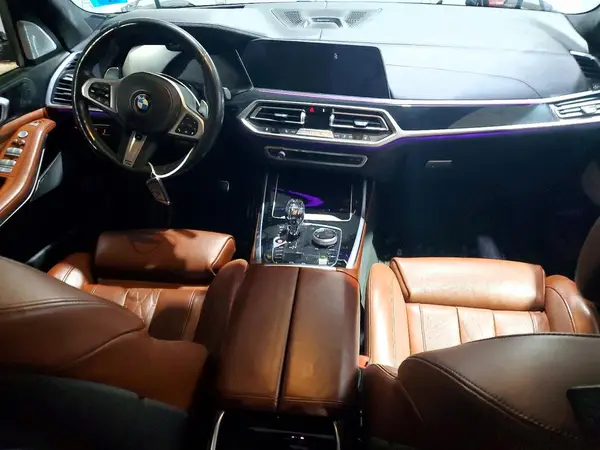 5UXCX4C57KLS36636 2019 BMW X7 - Image 8