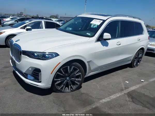5UXCX4C57KLS37169 2019 BMW X7 - Image 2