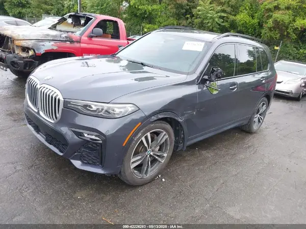 5UXCX4C57KLS37656 2019 BMW X7 - Image 2