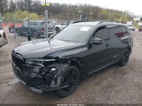 5UXCX4C57KLS38614 2019 BMW X7 - Image 2