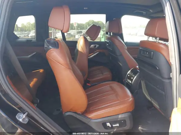 5UXCX4C58KLB39917 2019 BMW X7 - Image 8
